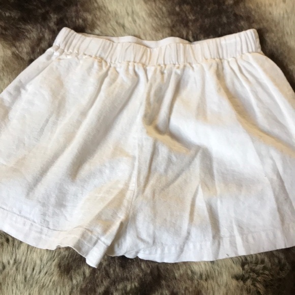 White shorts - Picture 3 of 3